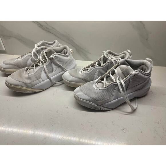 2 Pairs of Nike Men’s Size 7 Team Hustle White Lace Up Sneakers - Picture 3 of 5